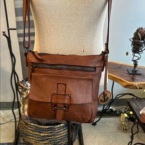 Vintage-Style Cognac Leather Messenger Crossbody with Multi-Pocket Design